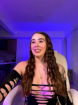 Snapshot of Lanataylor- chatting on 09-14-25, 03:38 Lanataylor- online show from 09-14-25, 03:38