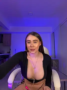 Snapshot of Lanataylor- chatting on 09-26-25, 11:53 Lanataylor- online show from 09-26-25, 11:53