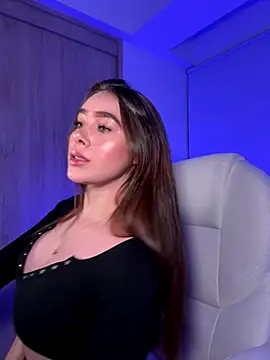 Snapshot of Lanataylor- chatting on 10-03-25, 01:46 Lanataylor- online show from 10-03-25, 01:46