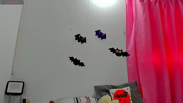 Natasha by online show from 10-10-25, 03:00