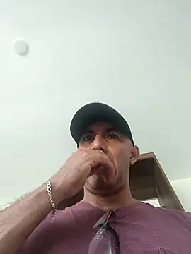 Snapshot of exmilitary chatting on 10-10-25, 05:56 exmilitary online show from 10-10-25, 05:56