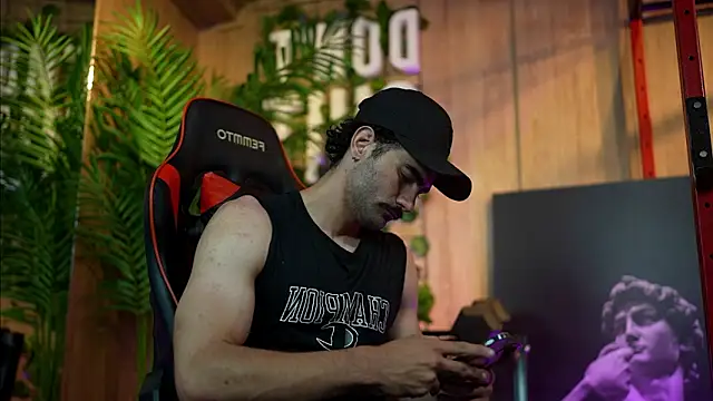 Austin bolt online show from 12-12-24, 02:04