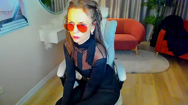 Snapshot of Elizabe_th chatting on 02-16-25, 07:04 Elizabe th online show from 02-16-25, 07:04