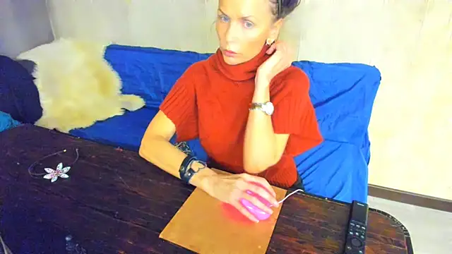 Elizabe th online show from 07-24-26, 08:07