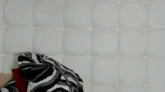 MelanieBrownn online show from 02-28-25, 06:20