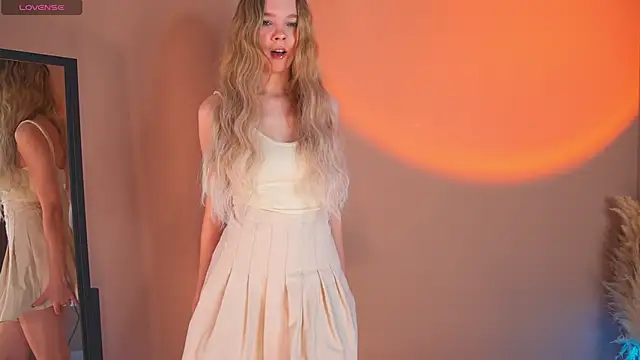 Snapshot of _AlinaBailey chatting on 01-08-25, 08:16 AlinaBailey online show from 01-08-25, 08:16