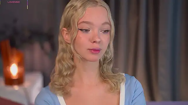 Snapshot of _AlinaBailey chatting on 10-15-25, 08:47 AlinaBailey online show from 10-15-25, 08:47