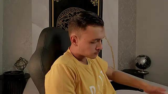 Desmon Clark online show from 02-20-25, 06:35