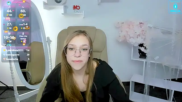 LayriantaVee online show from 02-03-25, 01:08