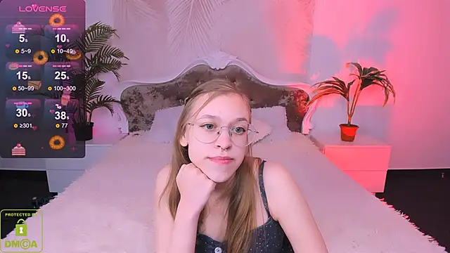 LayriantaVee online show from 02-12-25, 07:13