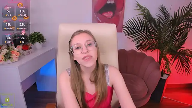 LayriantaVee online show from 02-17-25, 07:04