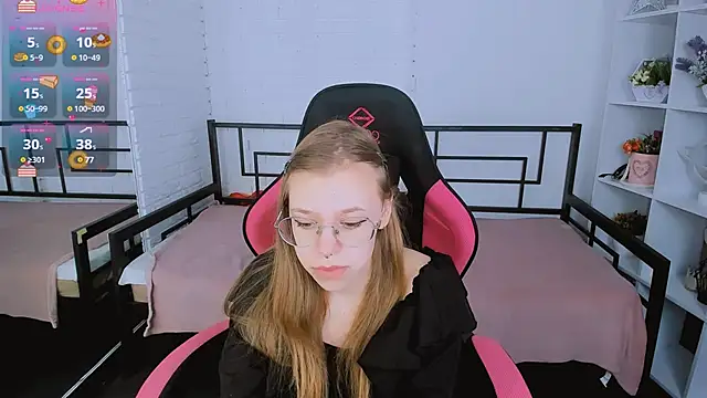 LayriantaVee online show from 03-12-25, 07:13