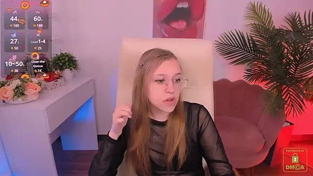 LayriantaVee online show from 03-13-25, 07:20