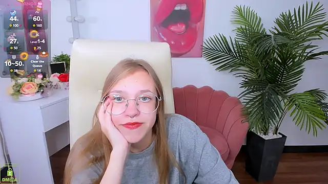 LayriantaVee online show from 09-15-25, 06:02