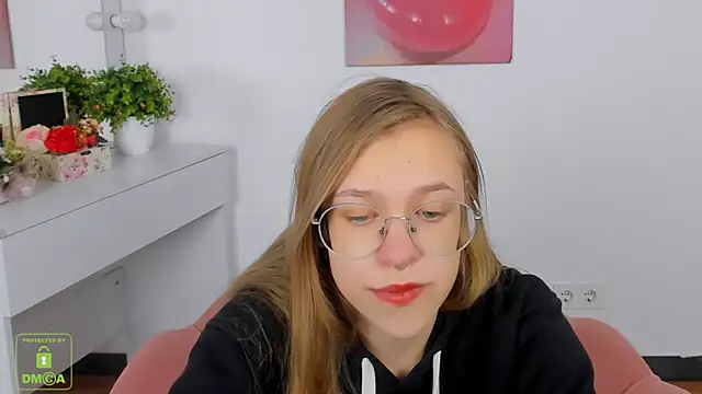 LayriantaVee online show from 10-11-25, 06:12