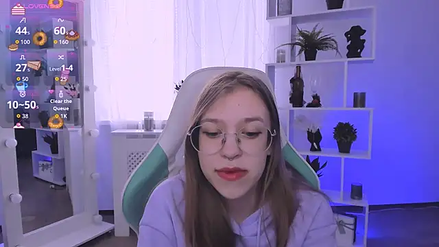 LayriantaVee online show from 03-26-26, 07:03