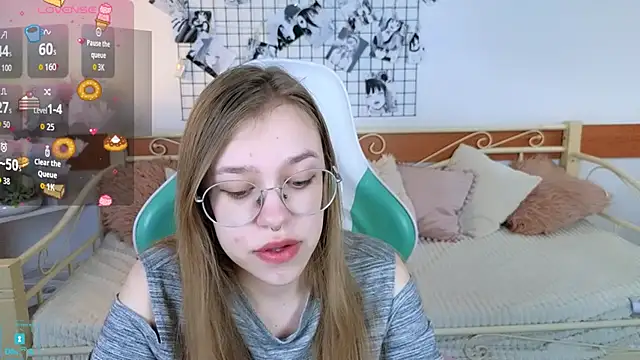 LayriantaVee online show from 04-18-26, 06:17