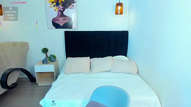 Scarlett  bell online show from 10-03-25, 01:30