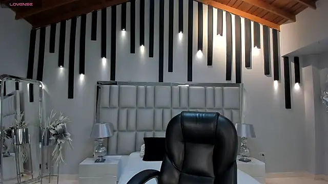 AmberFarrell online show from 05-12-26, 08:06