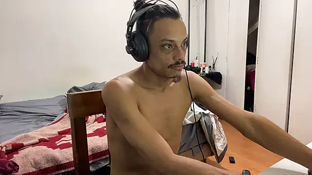 Snapshot of villanocat chatting on 12-03-24, 06:04 villanocat online show from 12-03-24, 06:04