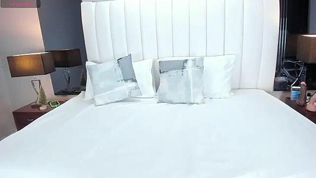 HannaPaola online show from 12-21-24, 04:19