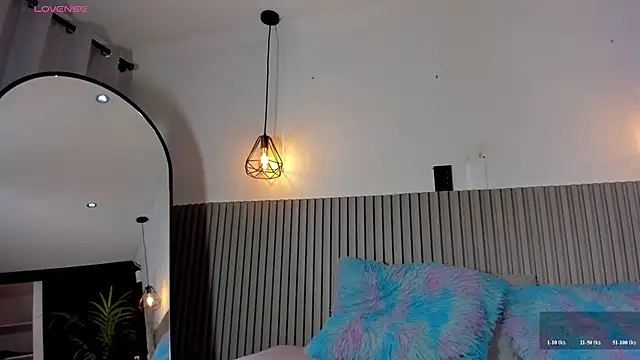 valentina lux online show from 06-12-26, 07:13