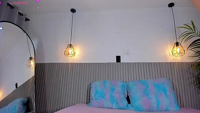 valentina lux online show from 06-18-26, 07:18