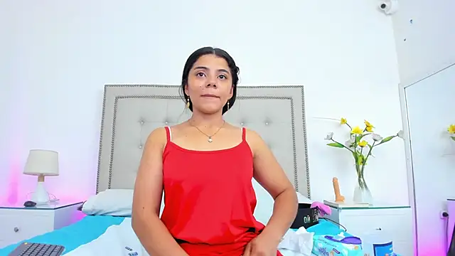 Snapshot of JulieeHabubu chatting on 04-04-26, 08:28 JulieeHabubu online show from 04-04-26, 08:28