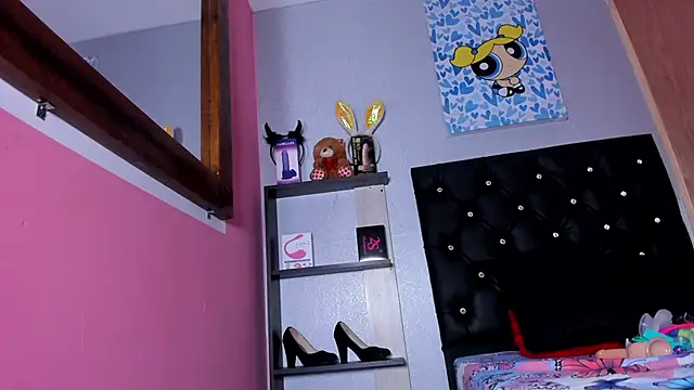 skinnycollins1 online show from 03-18-25, 02:58