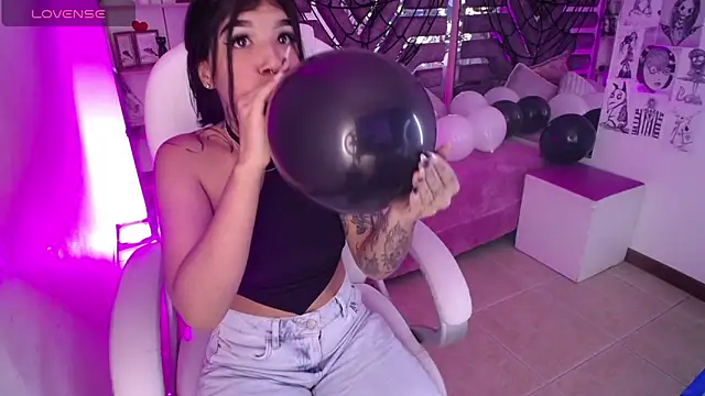 AliceWalker 11 online show from 10-17-25, 08:11