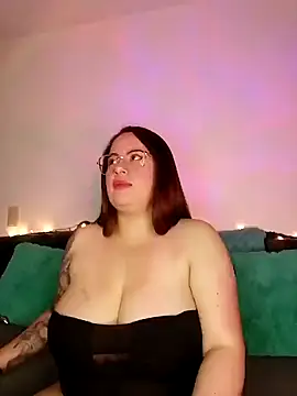 soofy   online show from 10-21-25, 02:12