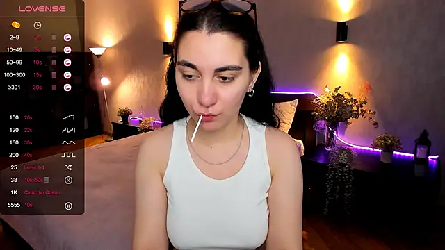 hannacheekss  online show from 12-03-24, 07:10