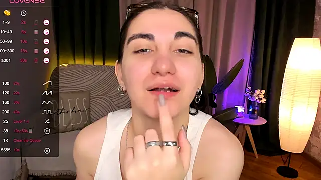 hannacheekss  online show from 12-04-24, 02:20