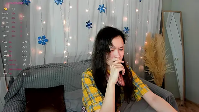 Emily Strikeee online show from 12-17-24, 07:18