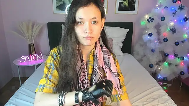 Emily Strikeee online show from 12-21-24, 10:39