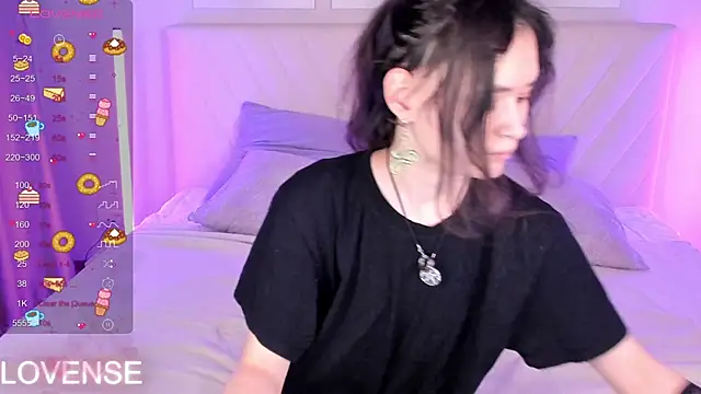 Emily Strikeee online show from 01-15-26, 09:47