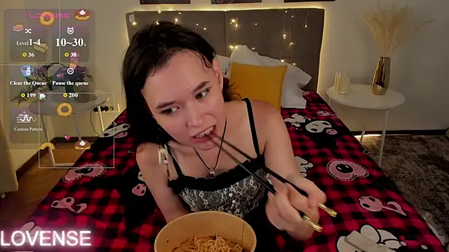 Emily Strikeee online show from 06-25-26, 05:12