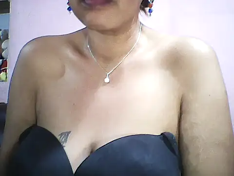 layanah12 online show from 09-16-25, 06:09