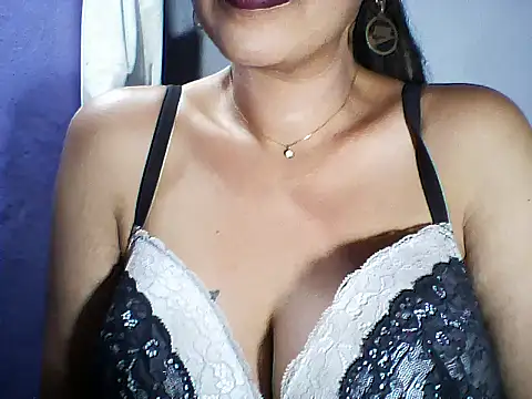 layanah12 online show from 10-11-25, 06:39