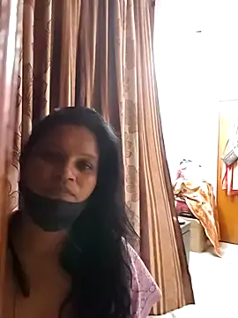 Snapshot of Lilly-queen chatting on 02-05-25, 10:22 Lilly-queen online show from 02-05-25, 10:22