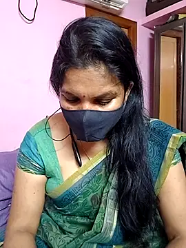 Snapshot of Lilly-queen chatting on 03-19-25, 02:02 Lilly-queen online show from 03-19-25, 02:02