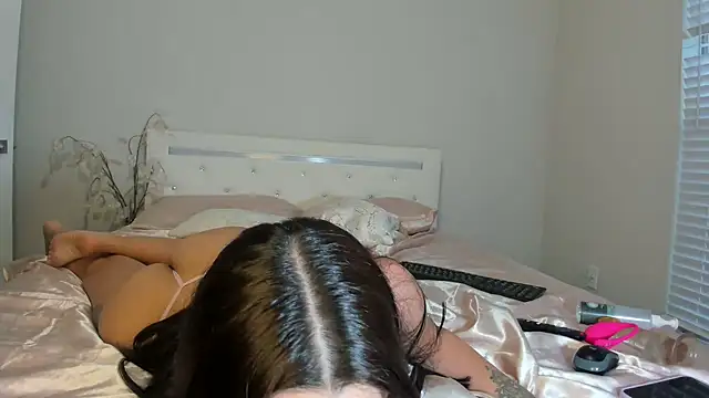 marianaferrero online show from 02-20-25, 06:46