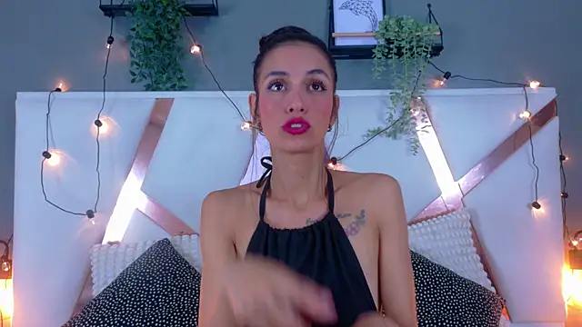 Snapshot of ChanelAdamss_ chatting on 11-22-25, 03:27 ChanelAdamss online show from 11-22-25, 03:27