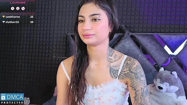 Snapshot of SolBeaumont1 chatting on 11-15-25, 07:10 SolBeaumont1 online show from 11-15-25, 07:10