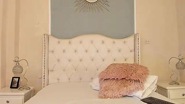 Snapshot of Ambar_Collingg chatting on 02-08-25, 04:04 Ambar Collingg online show from 02-08-25, 04:04