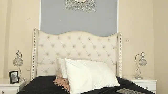 Snapshot of Ambar_Collingg chatting on 03-03-25, 04:14 Ambar Collingg online show from 03-03-25, 04:14