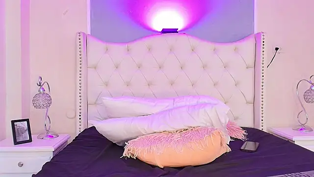 Snapshot of Ambar_Collingg chatting on 03-15-25, 10:03 Ambar Collingg online show from 03-15-25, 10:03