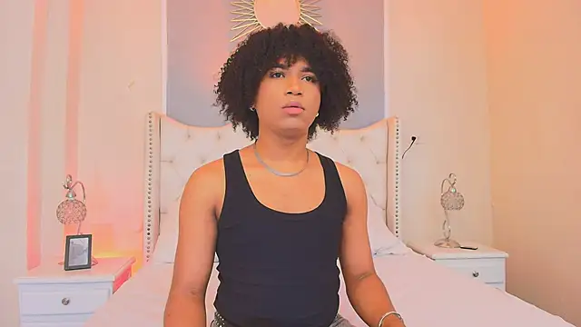 Snapshot of Ambar_Collingg chatting on 09-26-25, 01:04 Ambar Collingg online show from 09-26-25, 01:04