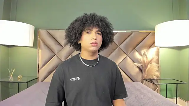 Snapshot of Ambar_Collingg chatting on 09-29-25, 09:41 Ambar Collingg online show from 09-29-25, 09:41