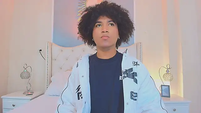 Snapshot of Ambar_Collingg chatting on 10-16-25, 02:18 Ambar Collingg online show from 10-16-25, 02:18